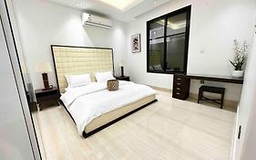 Hittin Luxurious Stay 5 minutes to Boulevard شقة حطين المميزة 5 دقائق للبوليفارد